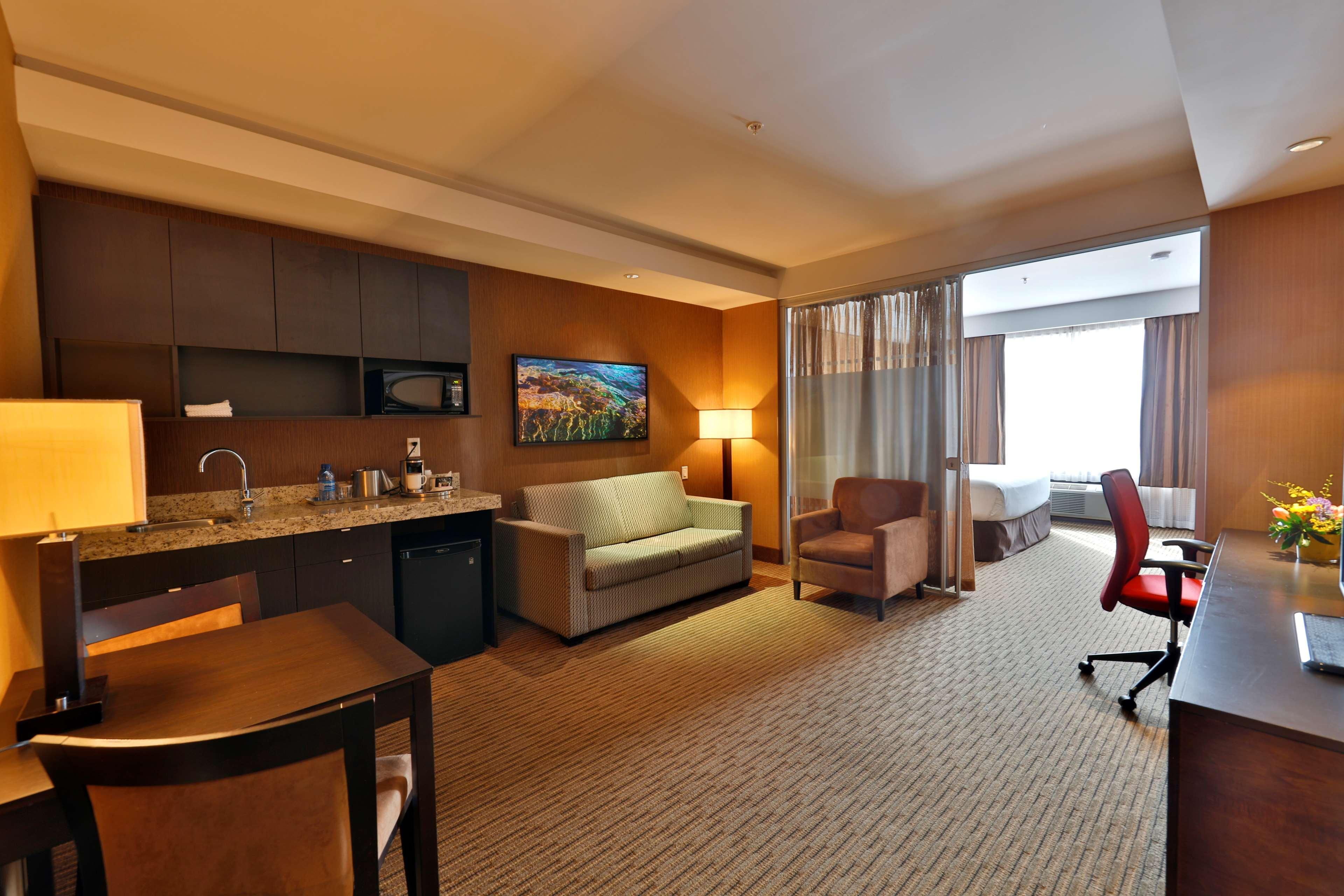 Edmonton Hotel & Convention Center אדמונטון מראה חיצוני תמונה