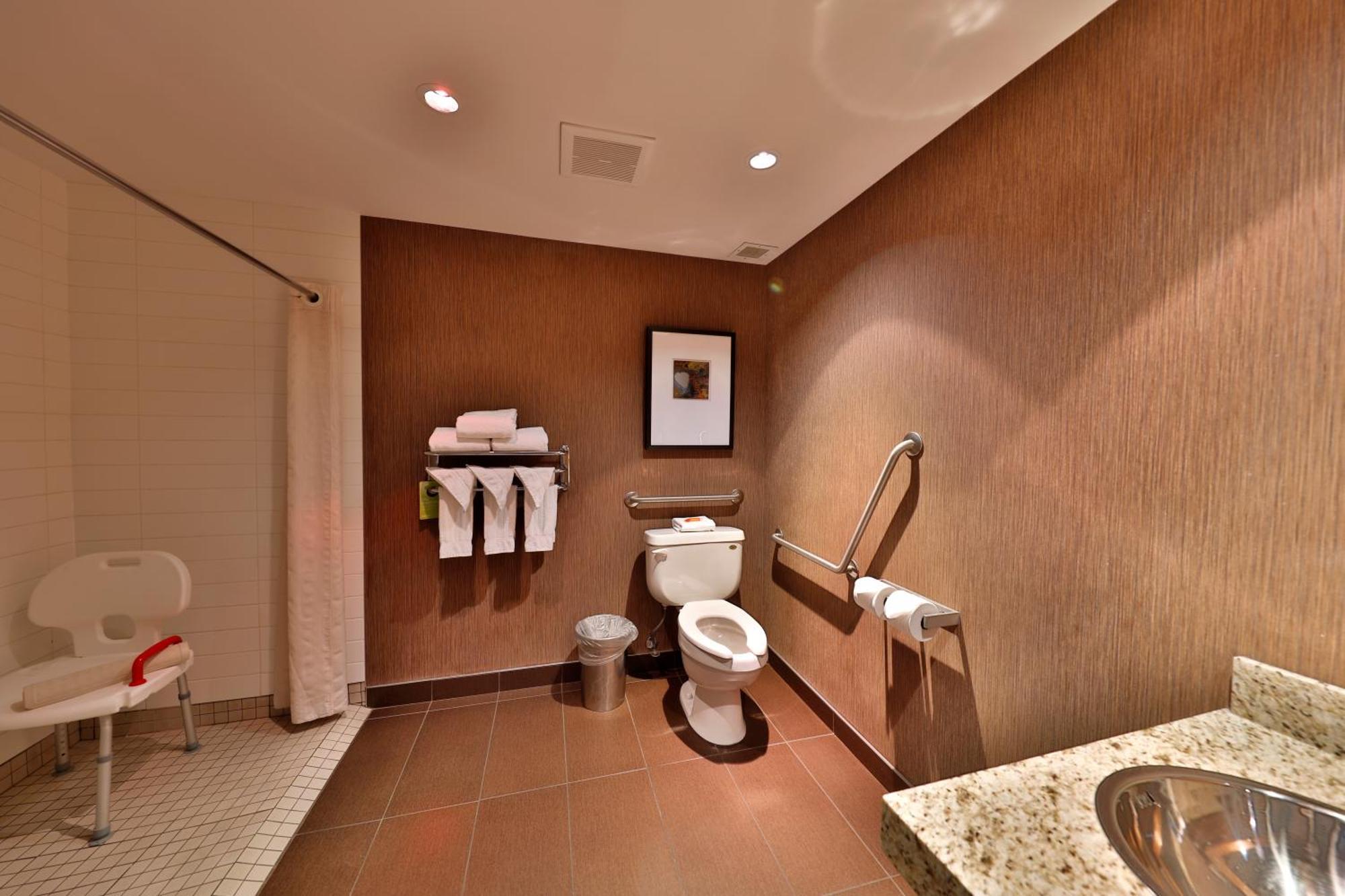 Edmonton Hotel & Convention Center אדמונטון מראה חיצוני תמונה