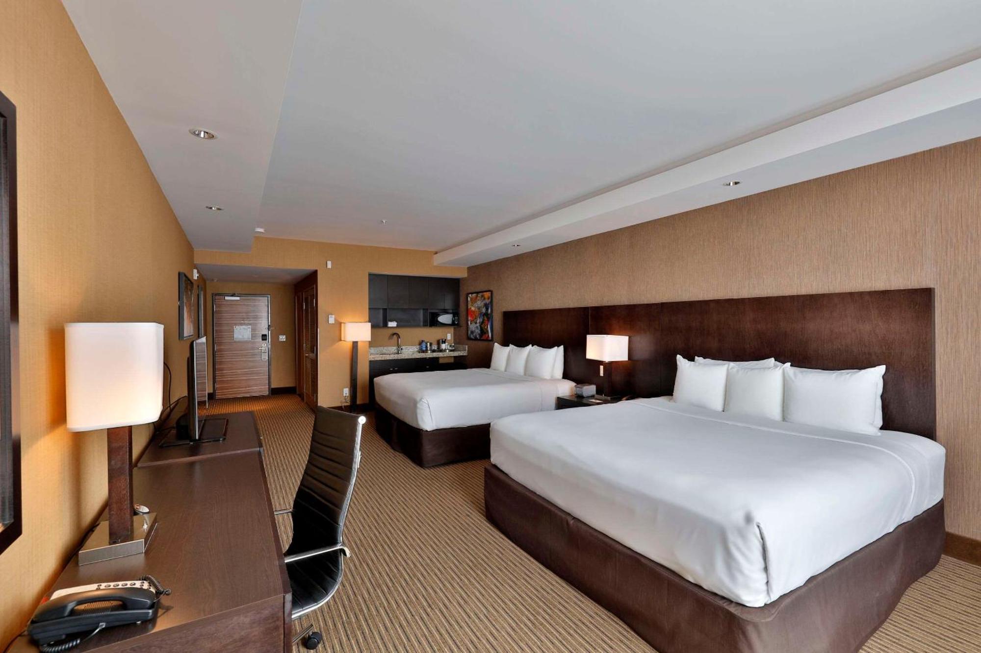 Edmonton Hotel & Convention Center אדמונטון מראה חיצוני תמונה