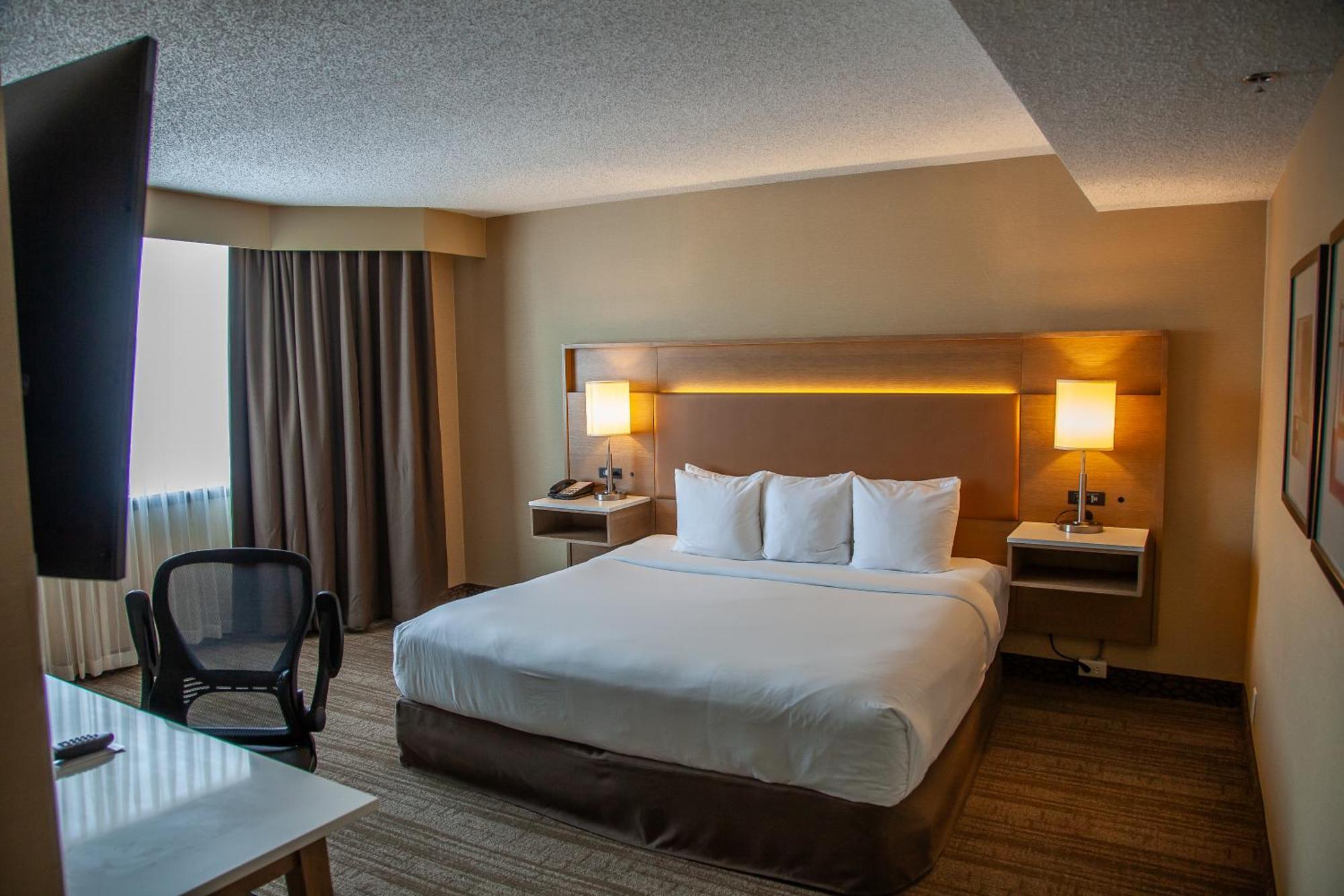 Edmonton Hotel & Convention Center אדמונטון מראה חיצוני תמונה