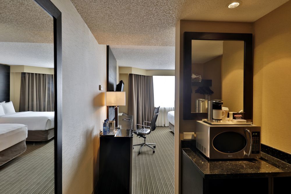 Edmonton Hotel & Convention Center אדמונטון מראה חיצוני תמונה