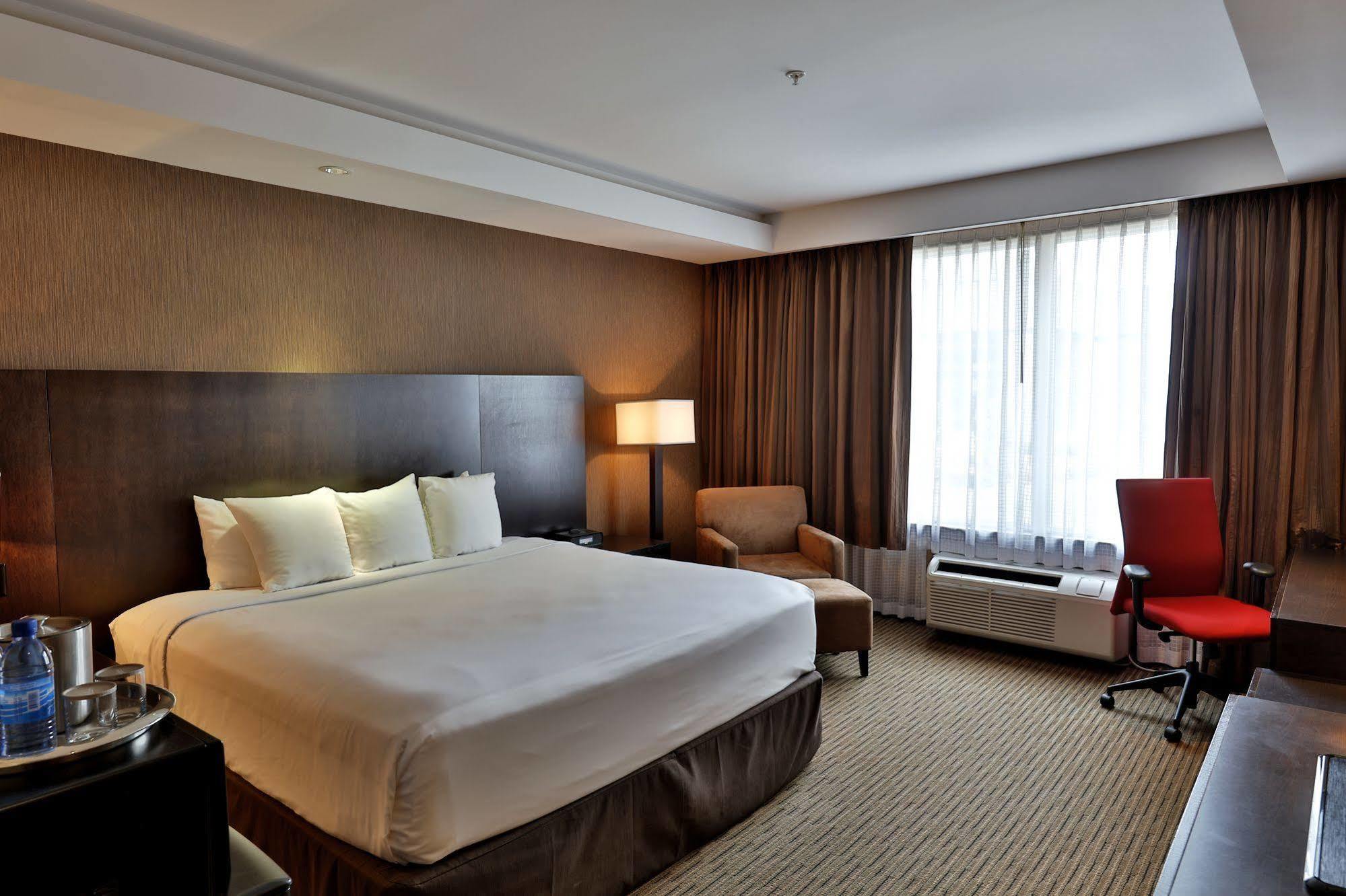 Edmonton Hotel & Convention Center אדמונטון מראה חיצוני תמונה