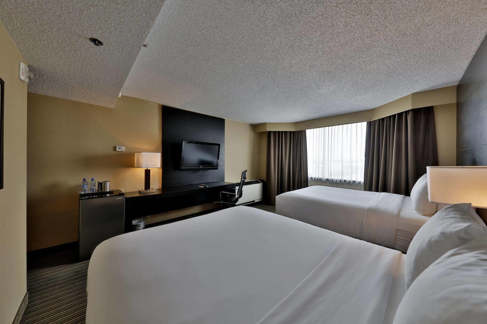 Edmonton Hotel & Convention Center אדמונטון מראה חיצוני תמונה