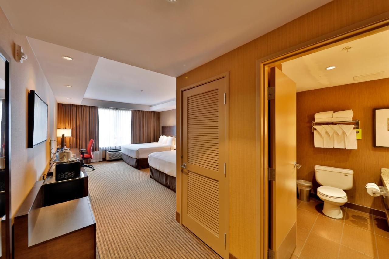 Edmonton Hotel & Convention Center אדמונטון מראה חיצוני תמונה