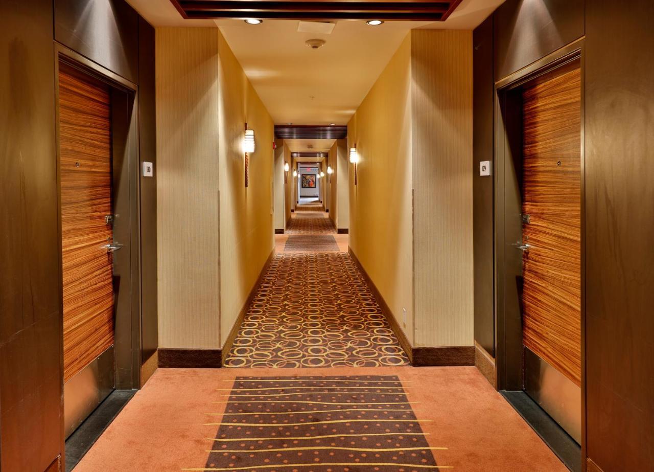 Edmonton Hotel & Convention Center אדמונטון מראה חיצוני תמונה
