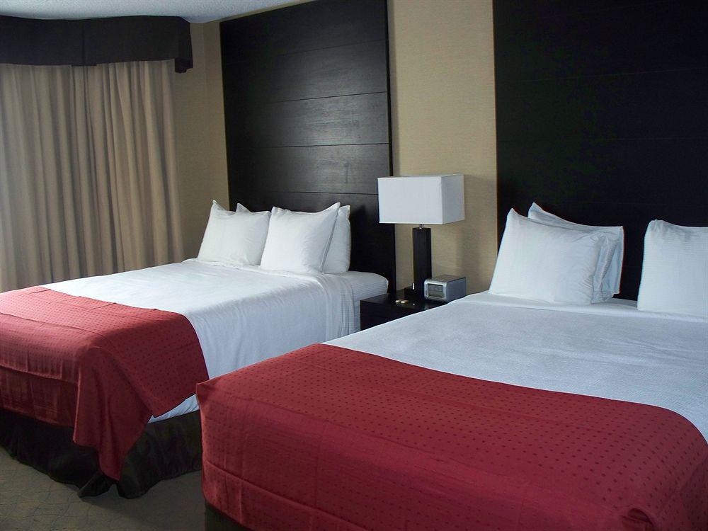 Edmonton Hotel & Convention Center אדמונטון חדר תמונה